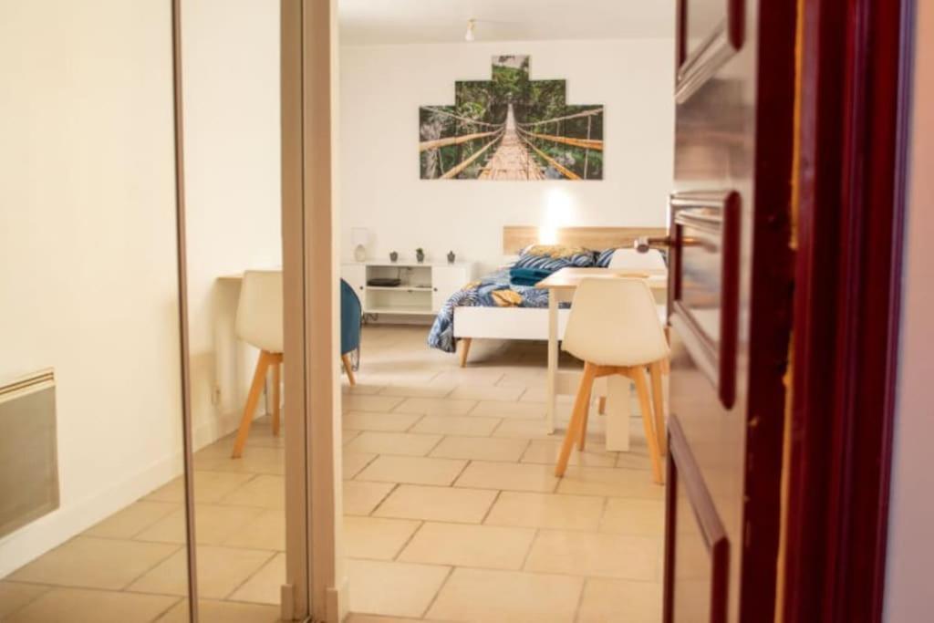 Studio Cosy Tv Wifi Confortable Et Chaleureux Gaillon Bagian luar foto